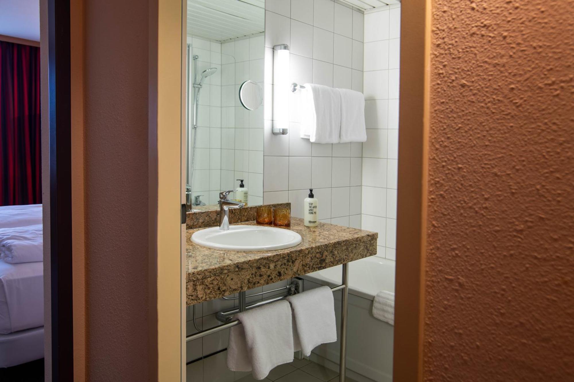 Best Western Conference Airporthotel Frankfurt Moerfelden Exterior foto